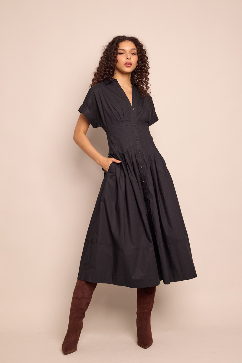Cara Cara Nash Midi Dress
Midi Shirt Dress with a Perfect Fit-and-Flare Silhouette outlook