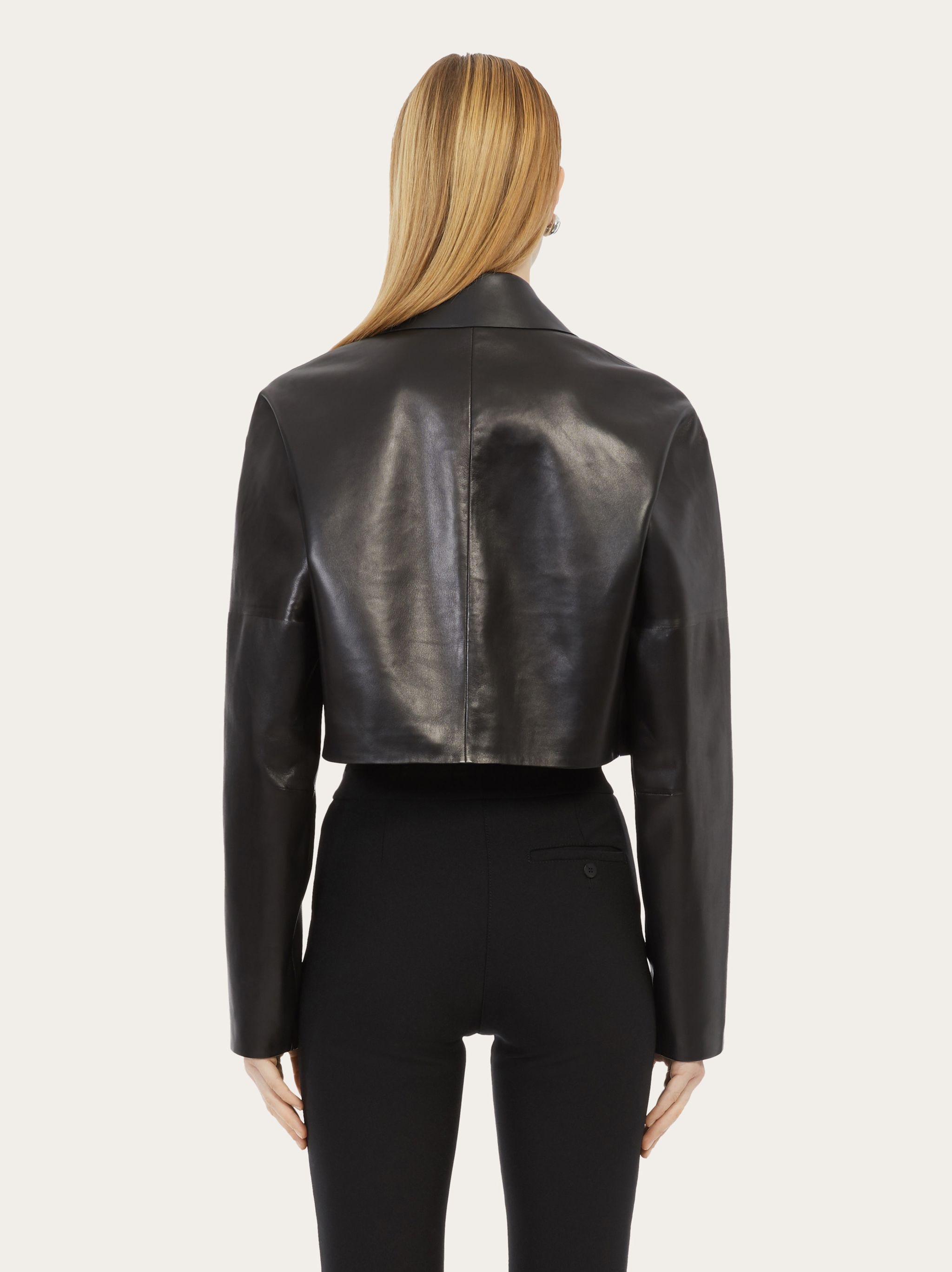Short jacket with contrasting inserts - 3