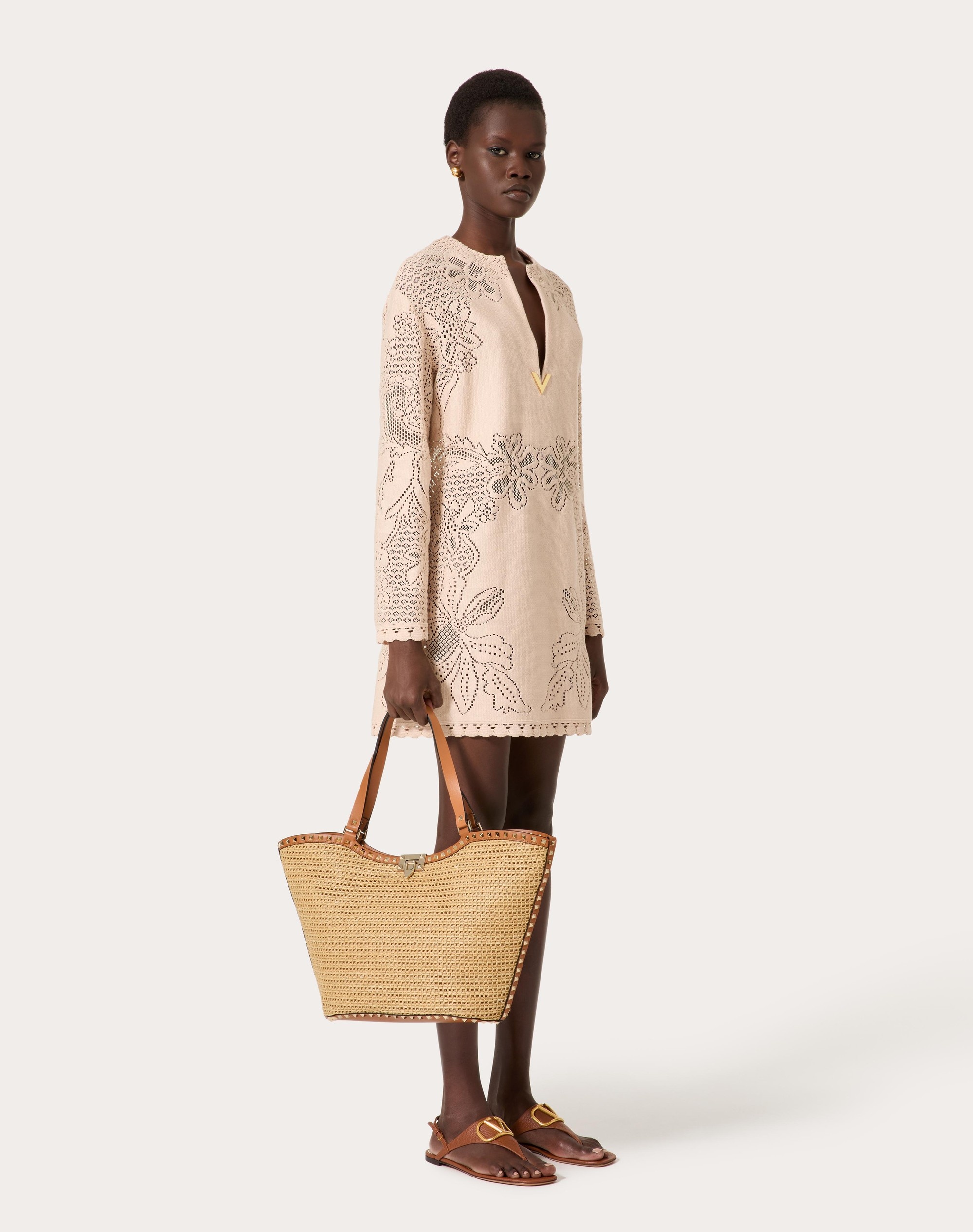 ROCKSTUD WOVEN RAFFIA SHOPPING BAG - 2