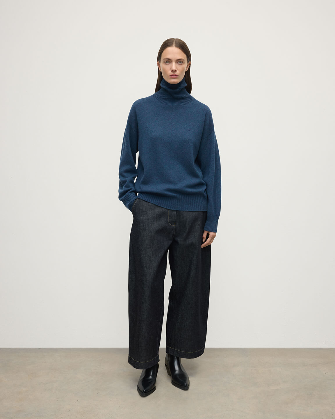 Gauzy Cashmere Navy Roll Neck Jumper - 2