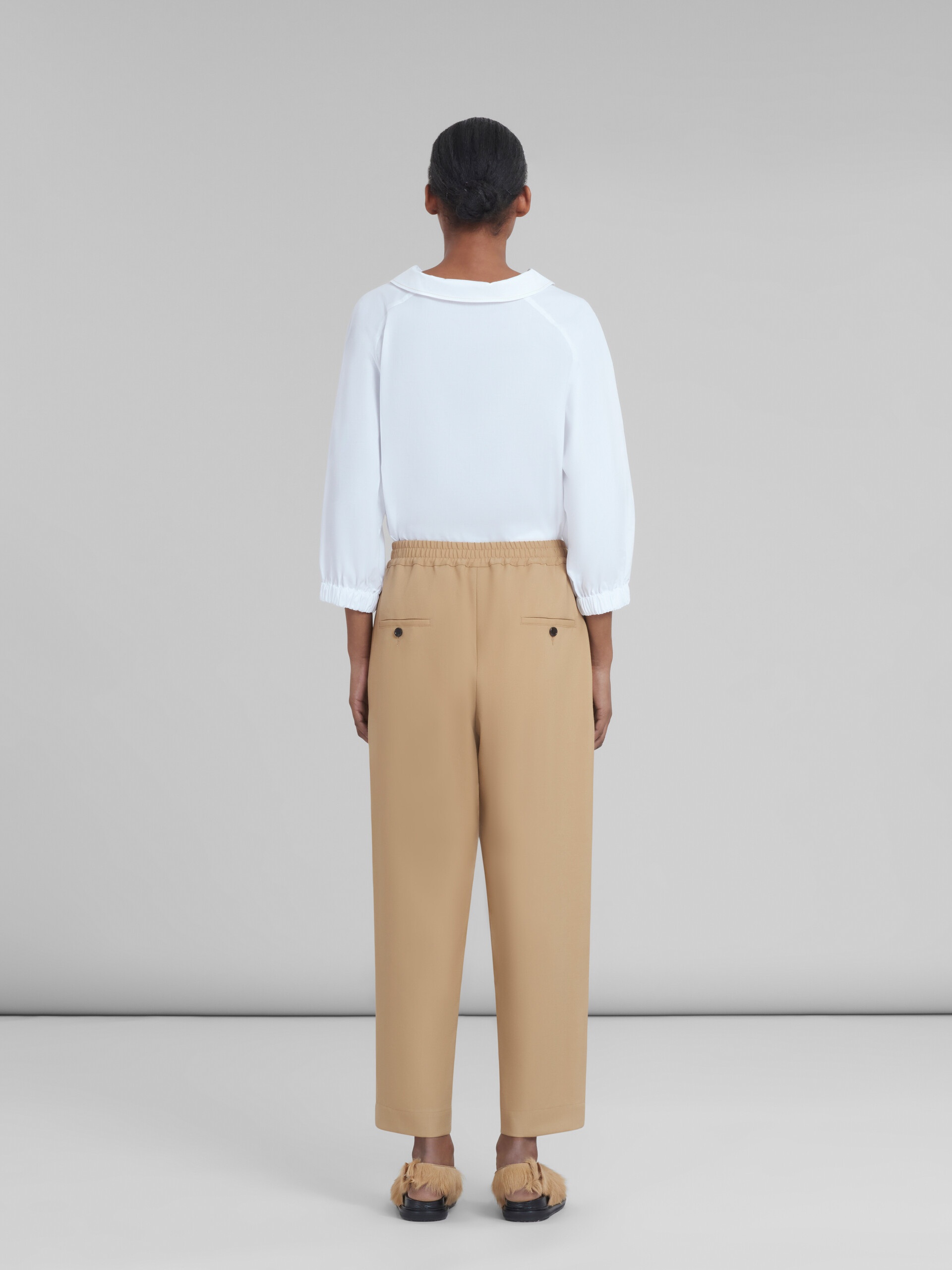 CROPPED TROUSERS IN BEIGE TROPICAL WOOL - 3