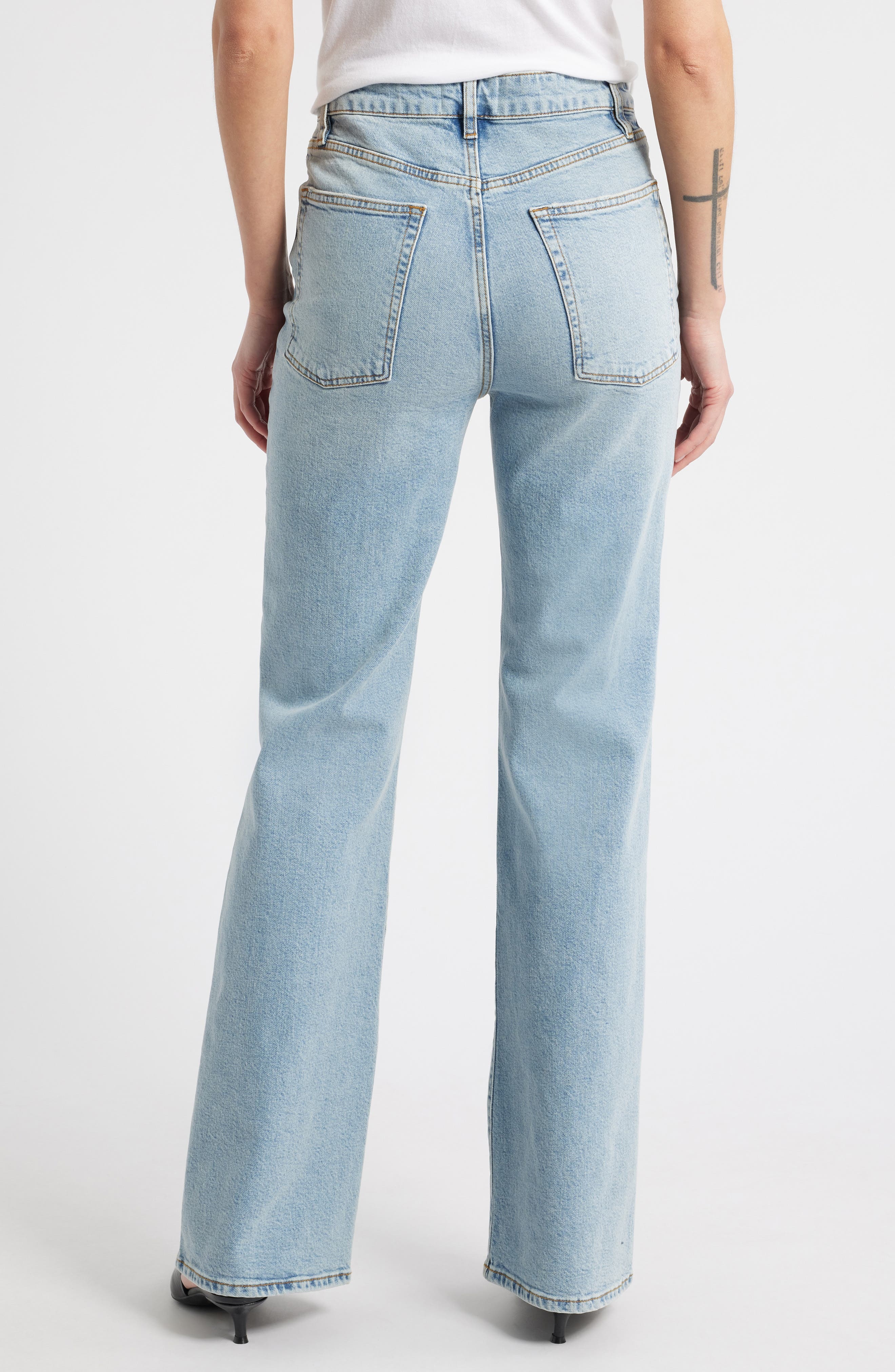 FRAME The Arrow High Waist Relaxed Bootcut Jeans in Dolly at Nordstrom - 2