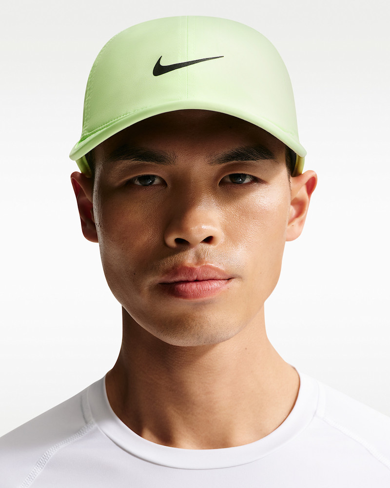 Nike Dri-FIT Club Unstructured Featherlight Cap 1