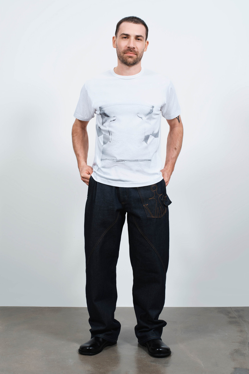 MENS GESTURE T-SHIRT IN WHITE 5