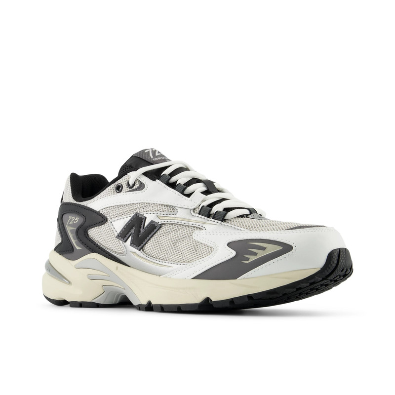 New Balance ML725V1 outlook