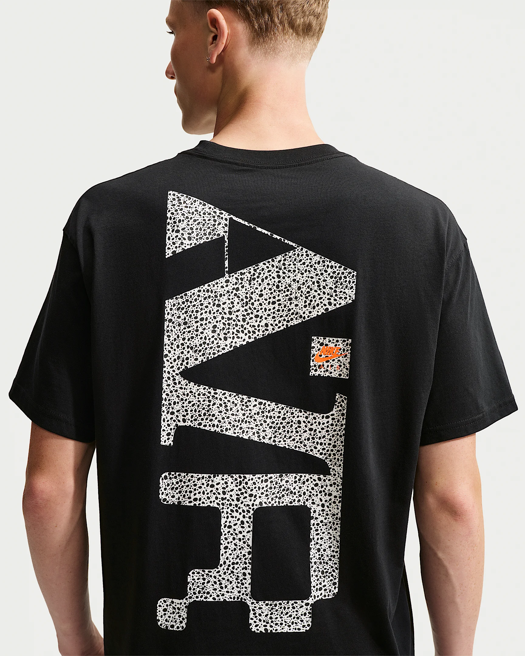 Nike Sportswear Men's T-Shirt - 1