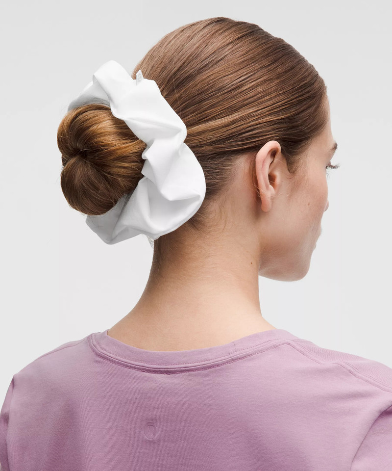 lululemon Uplifting Oversized Scrunchie outlook