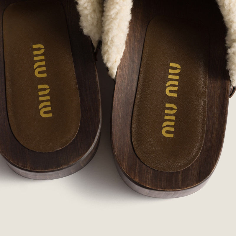 Suede clogs 3