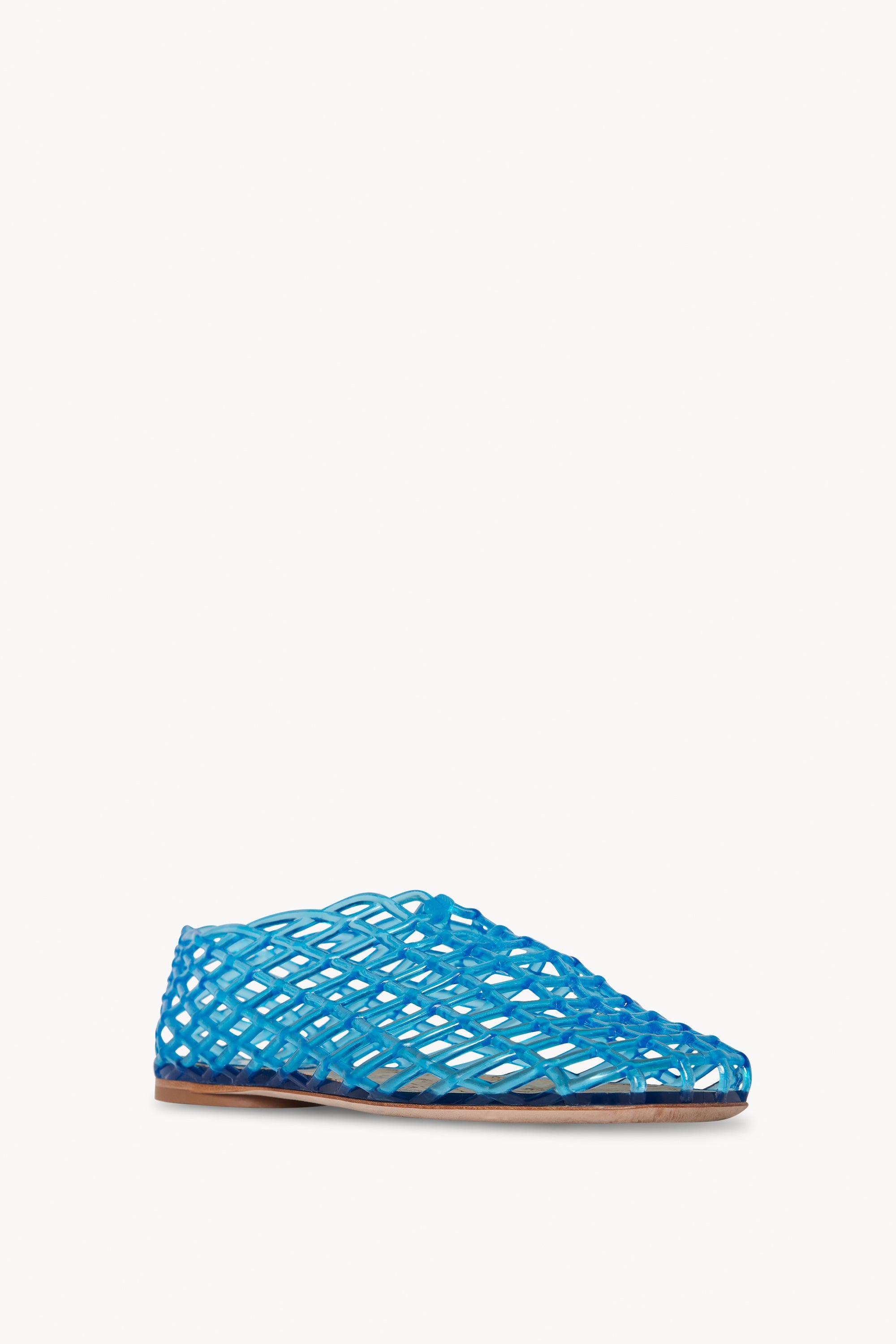 Mara Flat in Vinyl - 2