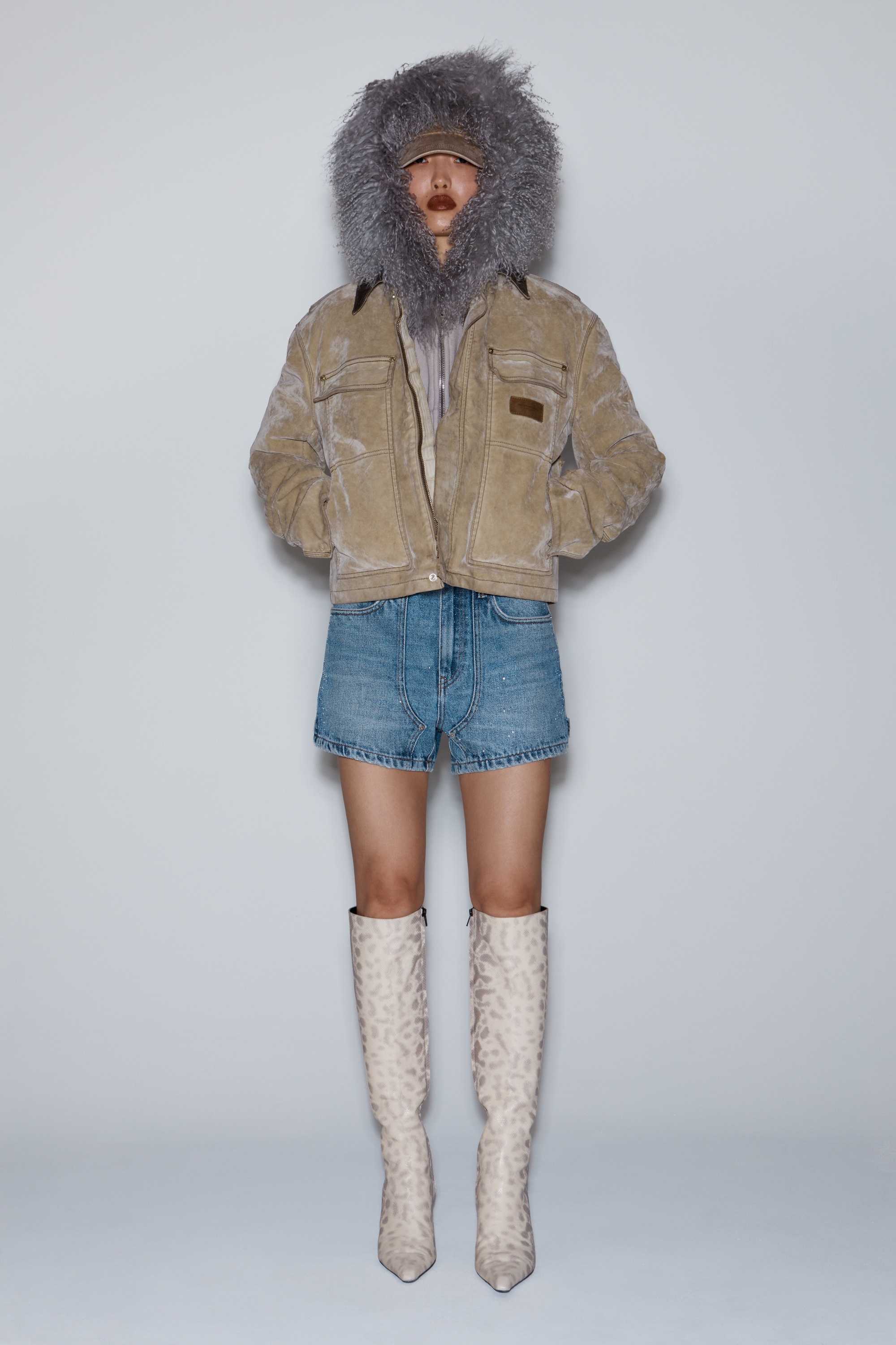 High-Waist Workwear Shorts in Clear Bead Hotfix - 3