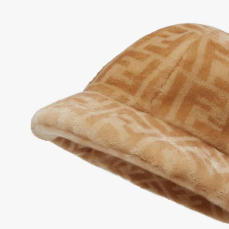FENDI Beige shearling hat outlook