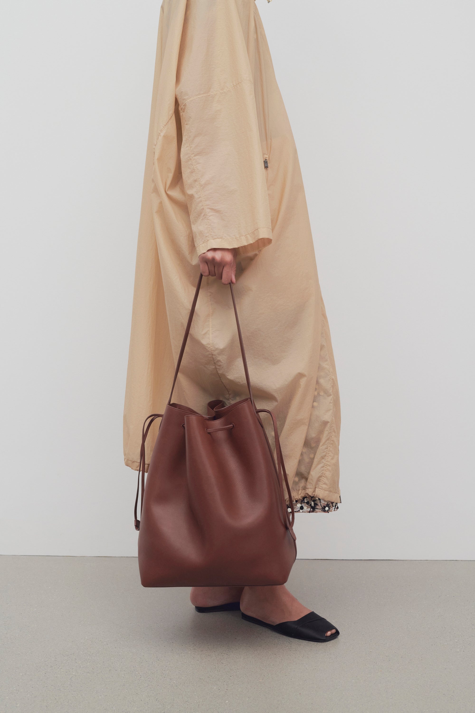 トートバッグ THE ROW Belvedere leather tote bag The Row Belvedere Tote Bag in Leather – Kinship JP