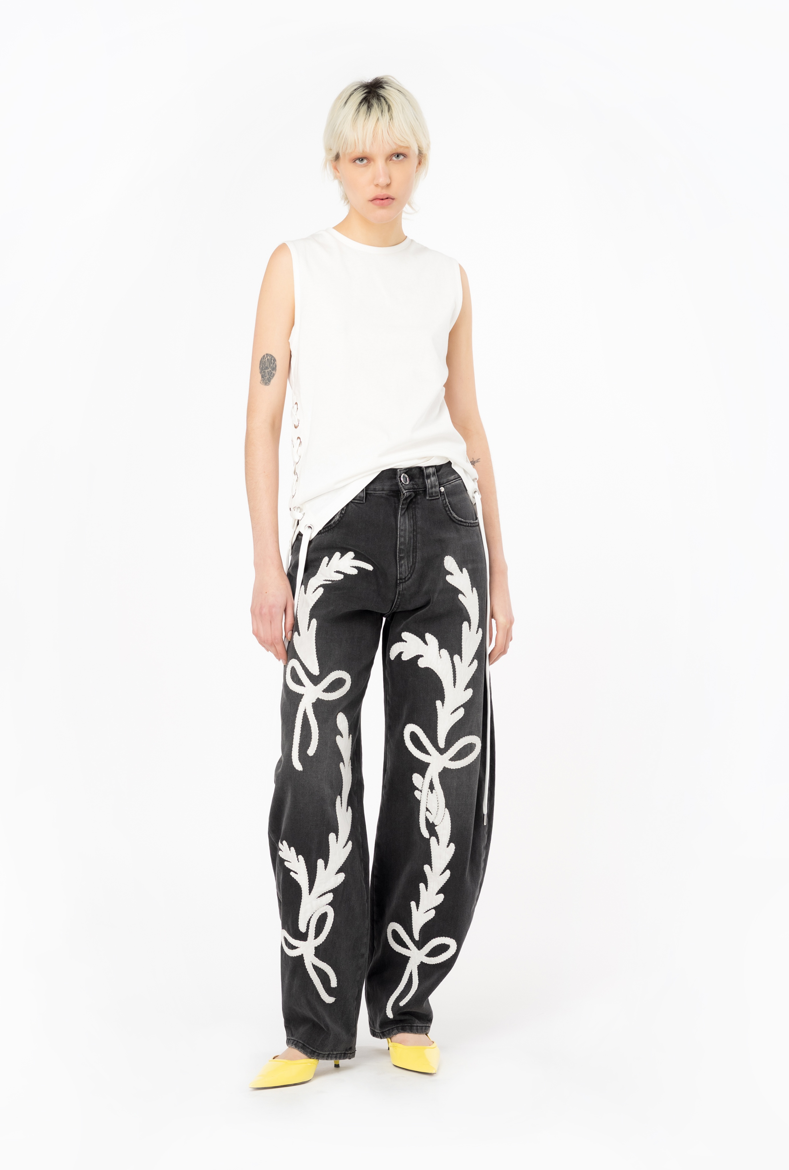 SLEEVELESS T-SHIRT WITH CRISS-CROSSING LACING - 2
