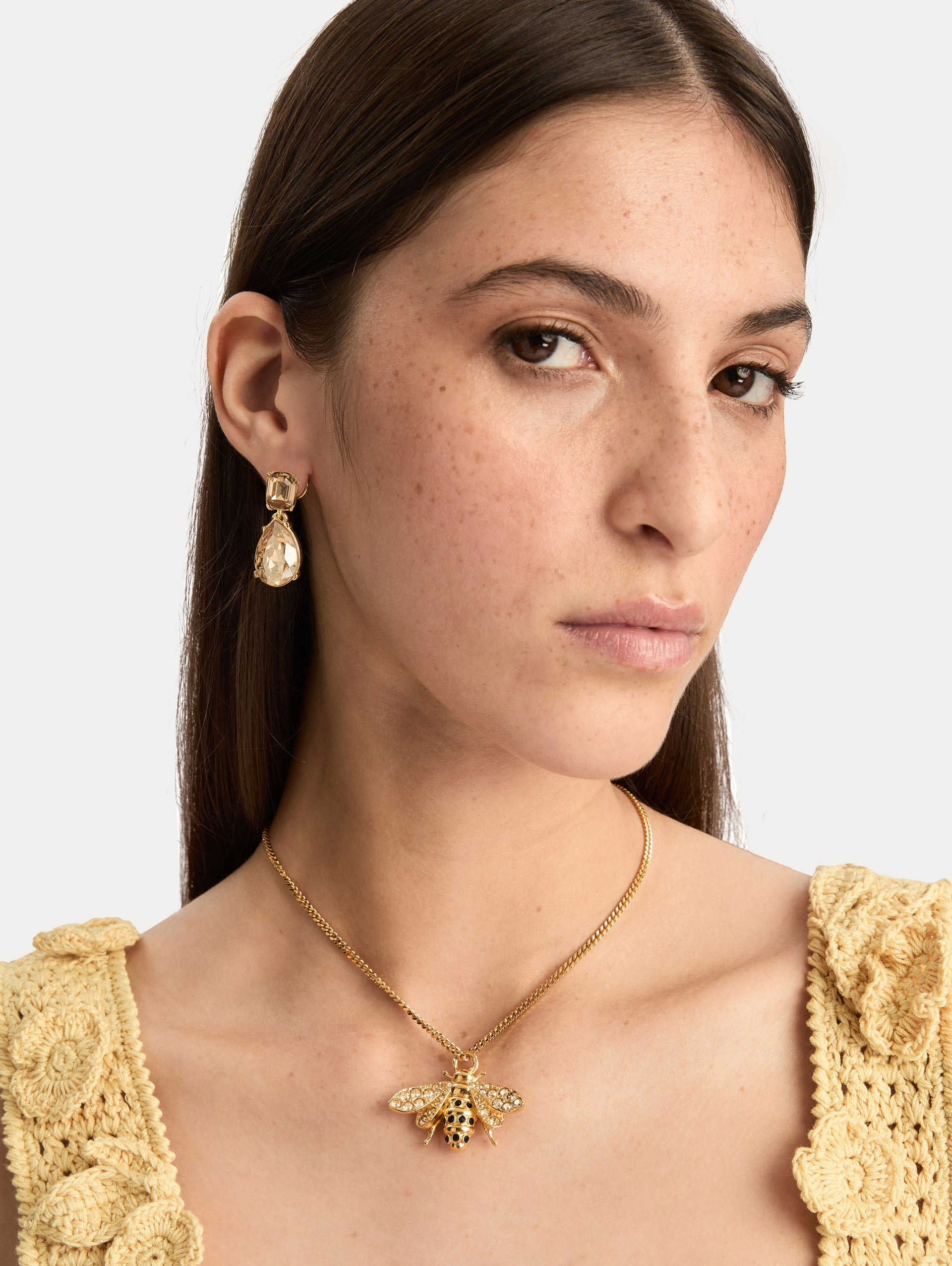 BEE PENDANT NECKLACE - 2