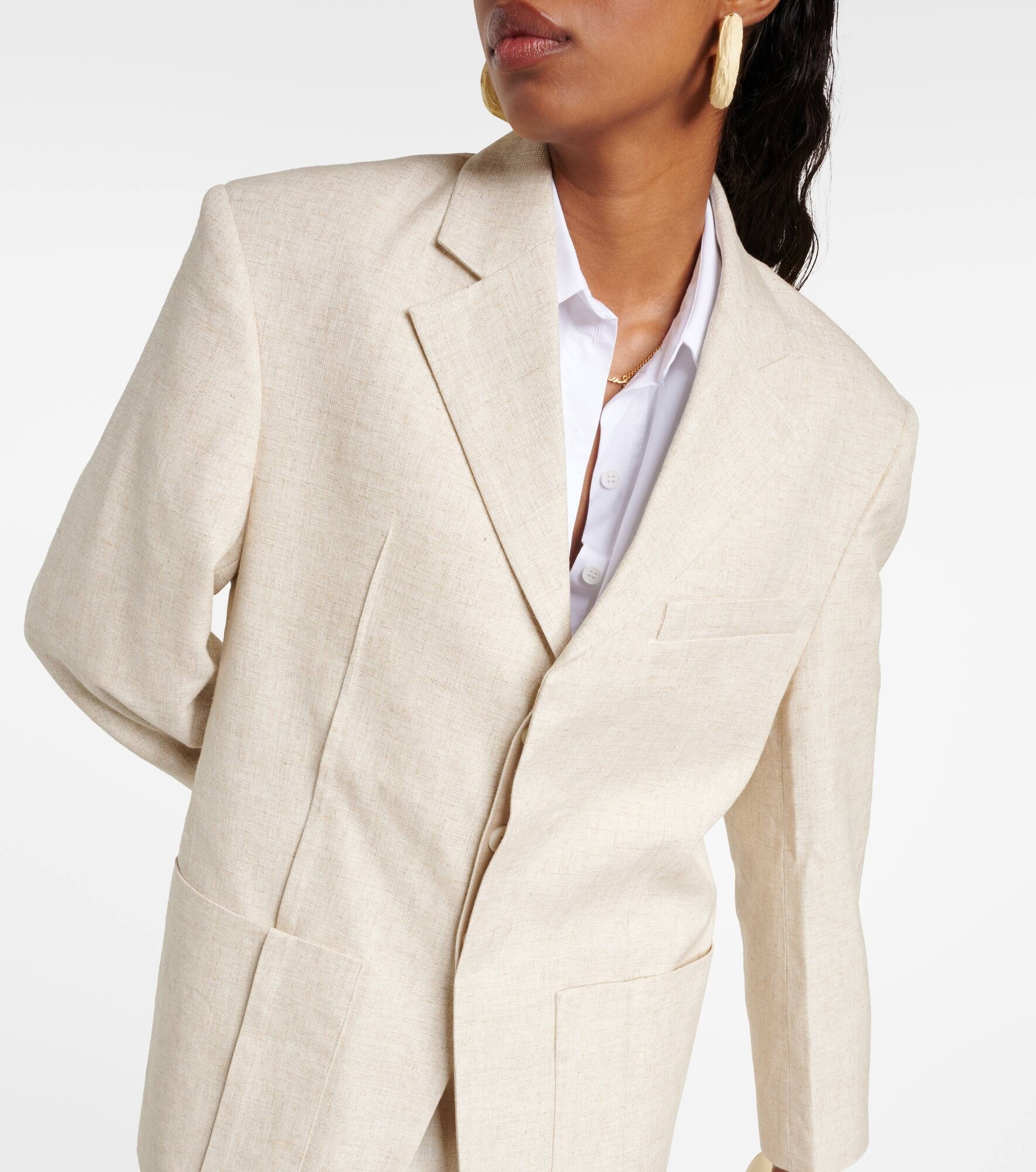 【送料&関税込】Jacquemus Oversized Button-up Blazer Jacquemus Oversized Button-up Blazer | italist