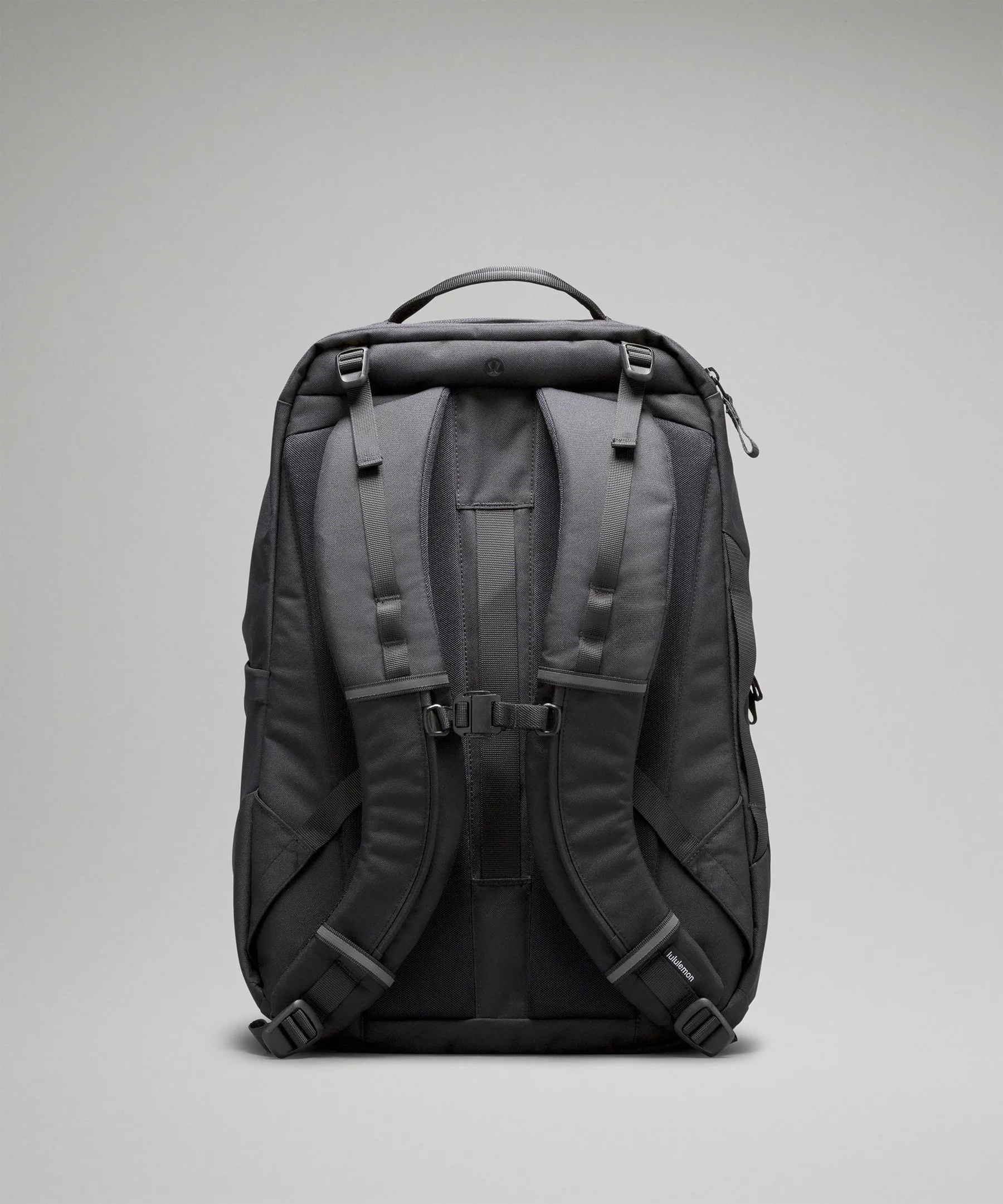 Triple-Zip Backpack 28L - 3