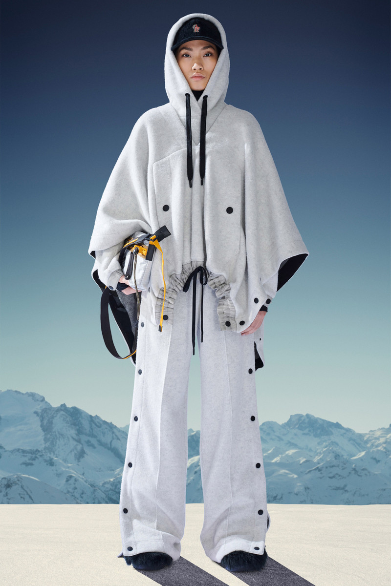 Moncler Wool Fleece Cape outlook