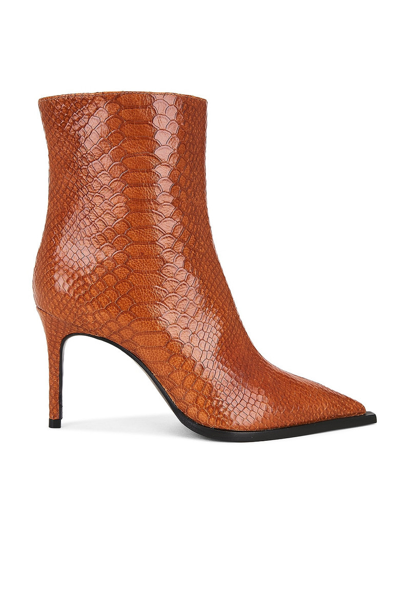 Mary Boot 1