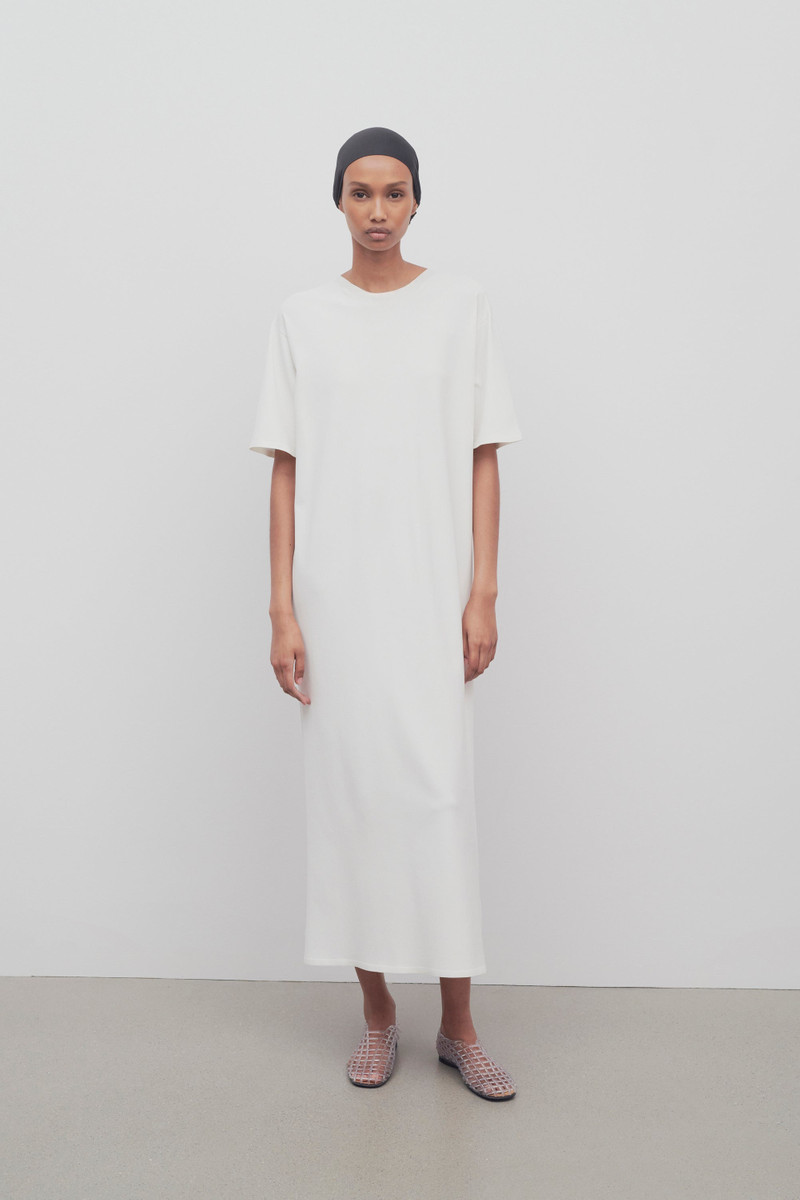 Gitu Dress in Viscose and Polyester 3