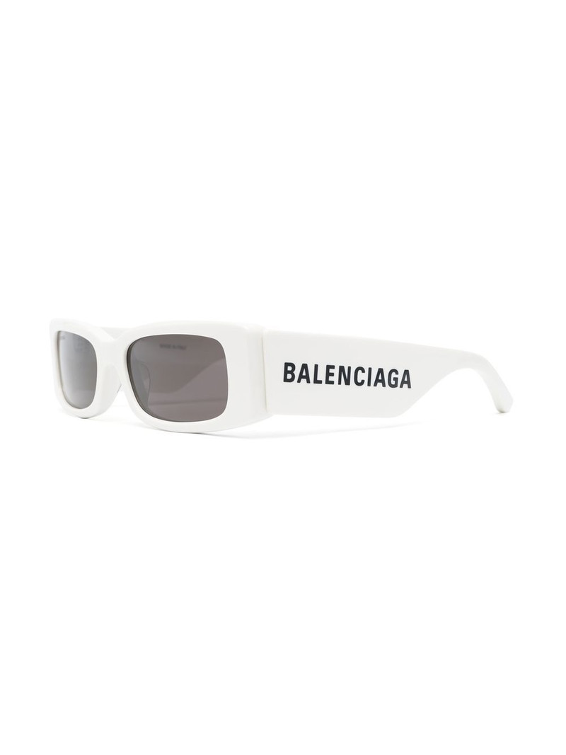 BALENCIAGA rectangle-frame tinted sunglasses outlook