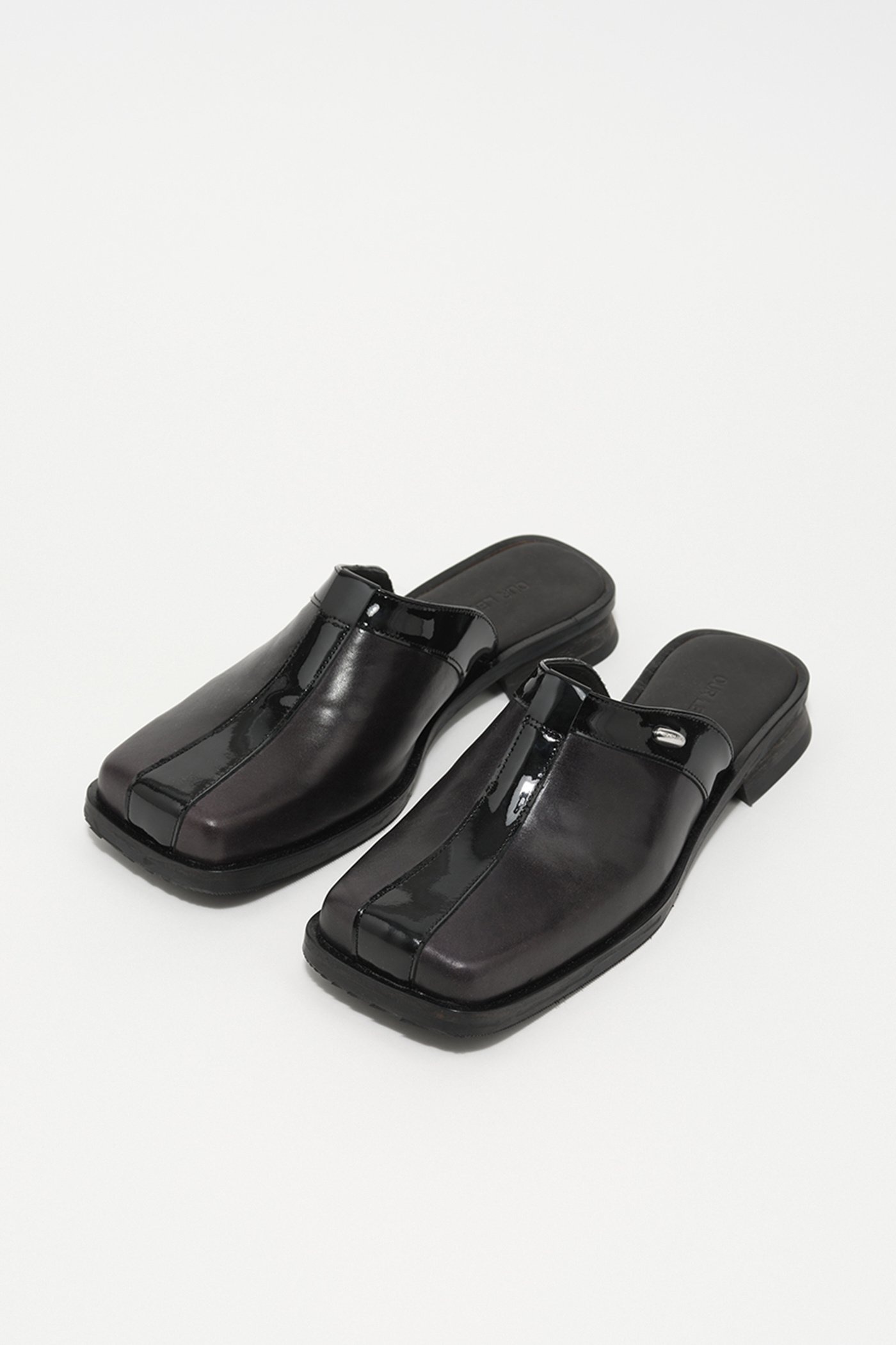 Blunt Mule Top Dyed Black Leather - 6