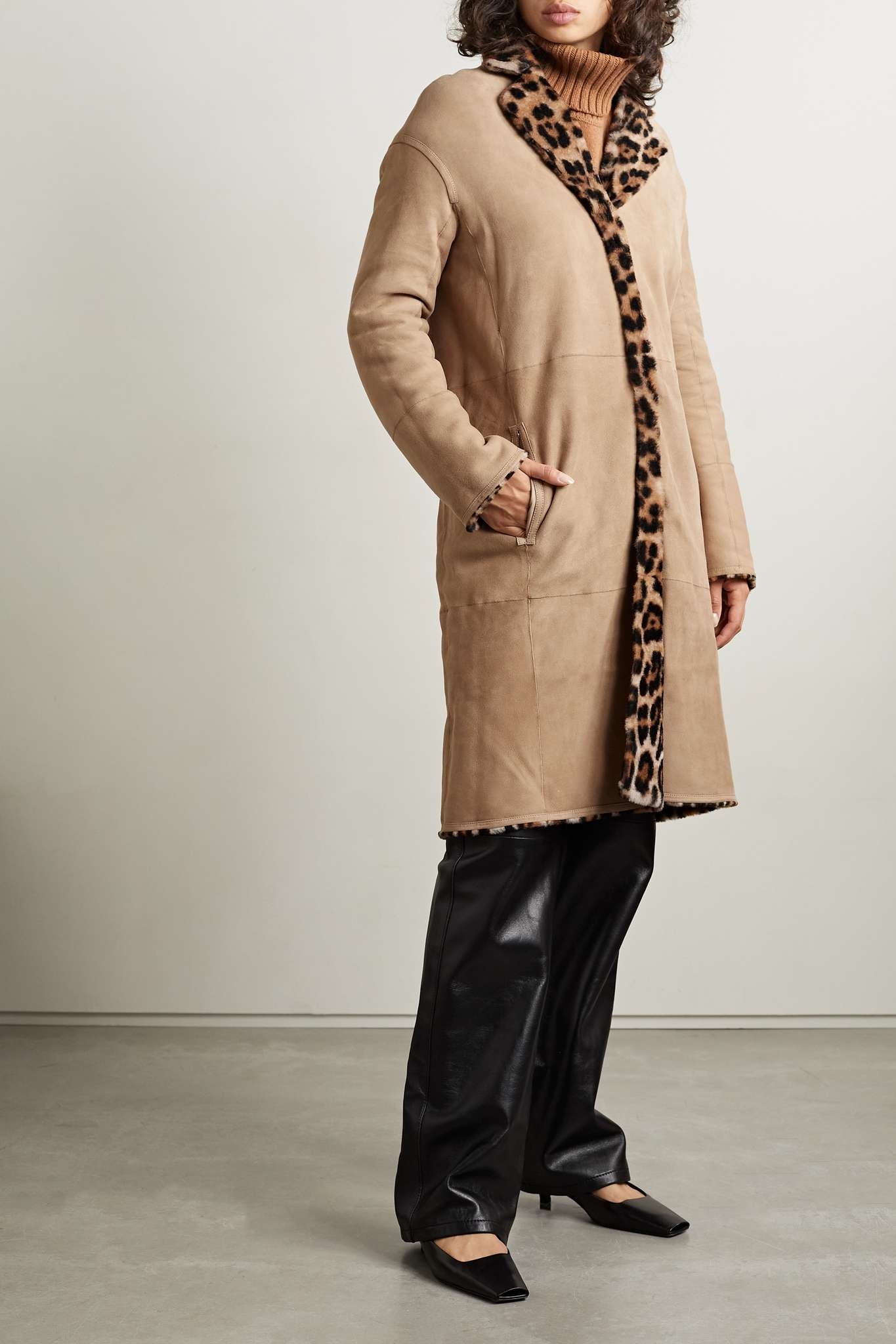 Reversible belted leopard-print shearling coat - 11