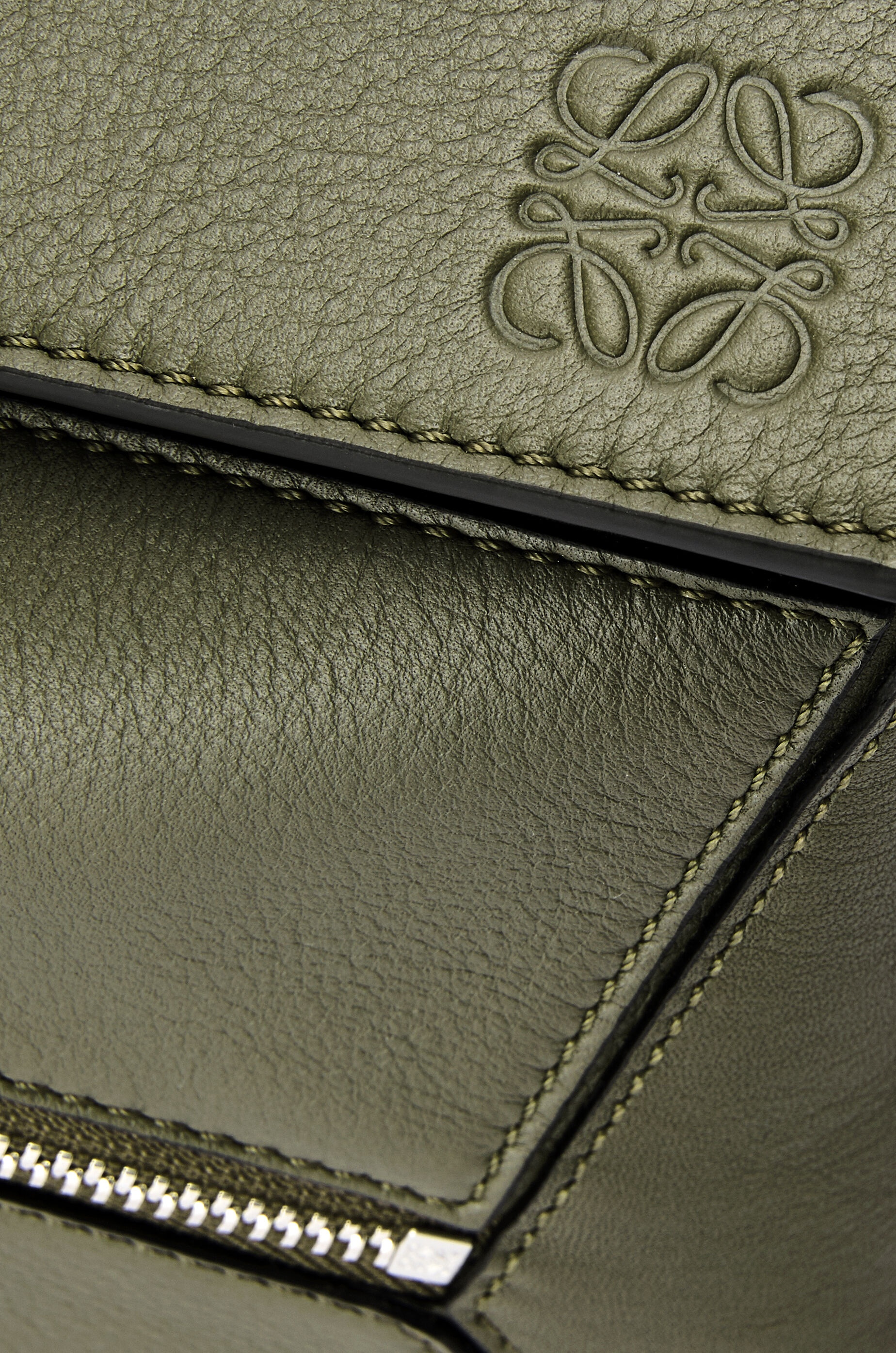 Small Puzzle bumbag in classic calfskin - 6