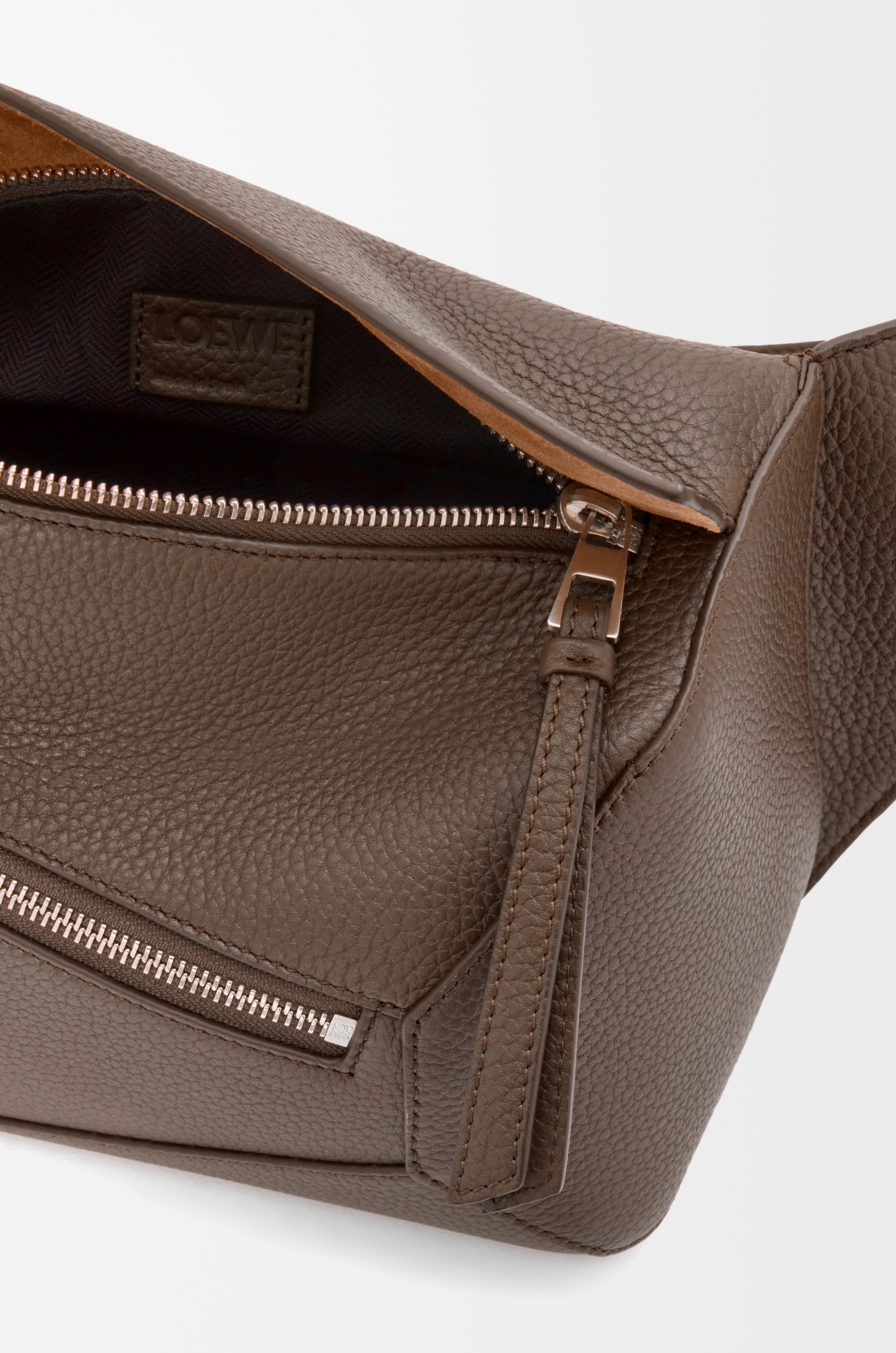Small Puzzle bumbag in grained calfskin - 5