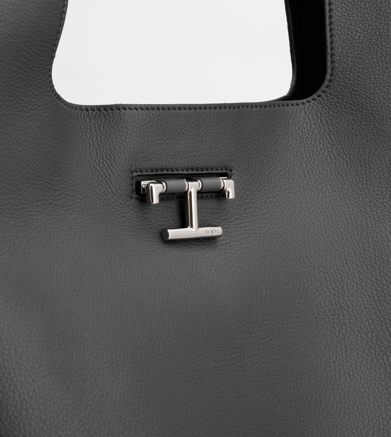 T TIMELESS SHOULDER BAG IN LEATHER MEDIUM - BLACK 6