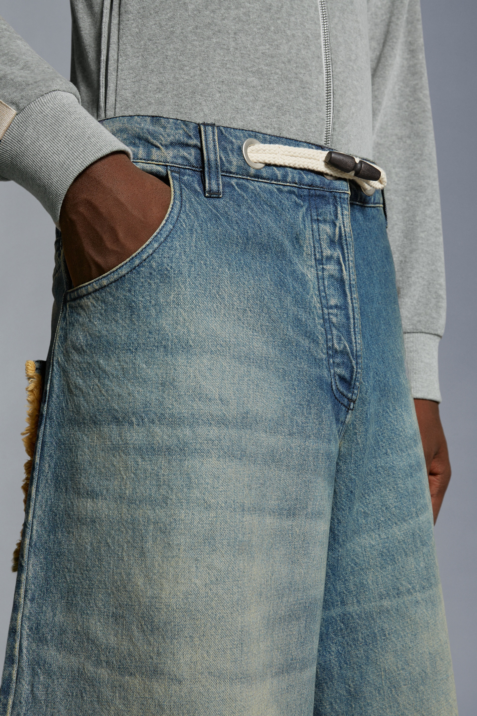 【送料&関税込】Moncler Wide-leg Jeans Moncler MONCLER Ultra Wide Leg Denims with Fringed Details