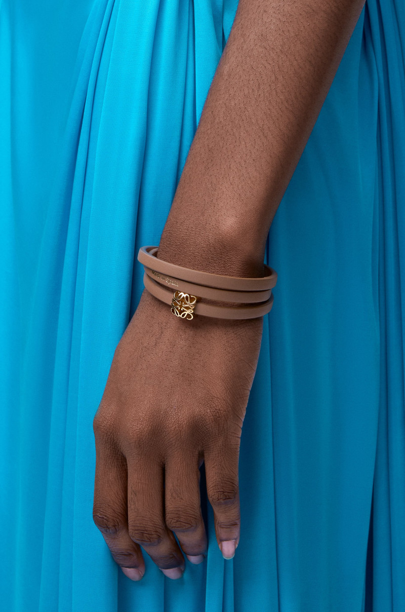 Loewe Anagram Bombé twist bracelet in calfskin outlook