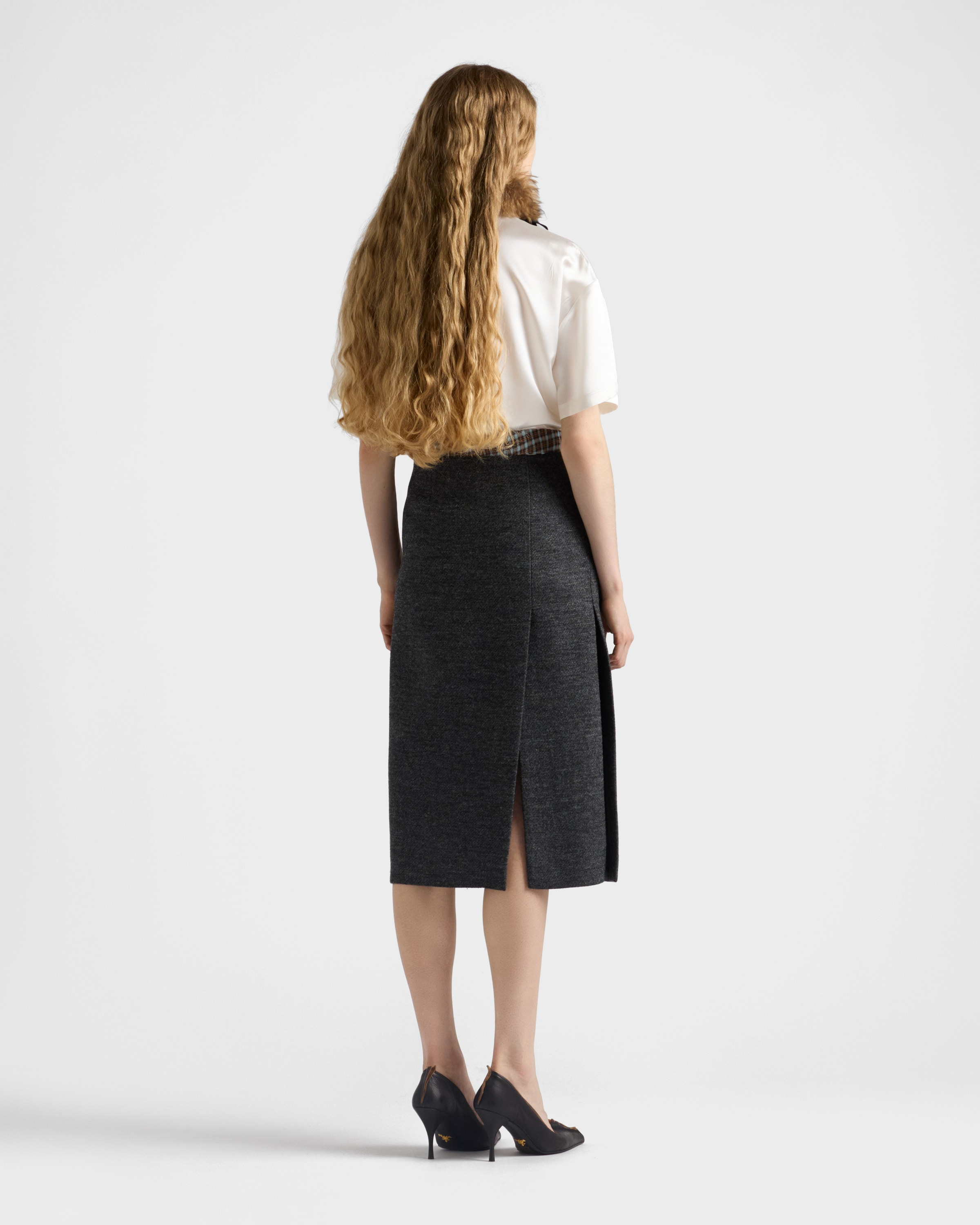 Short-sleeved satin top - 5