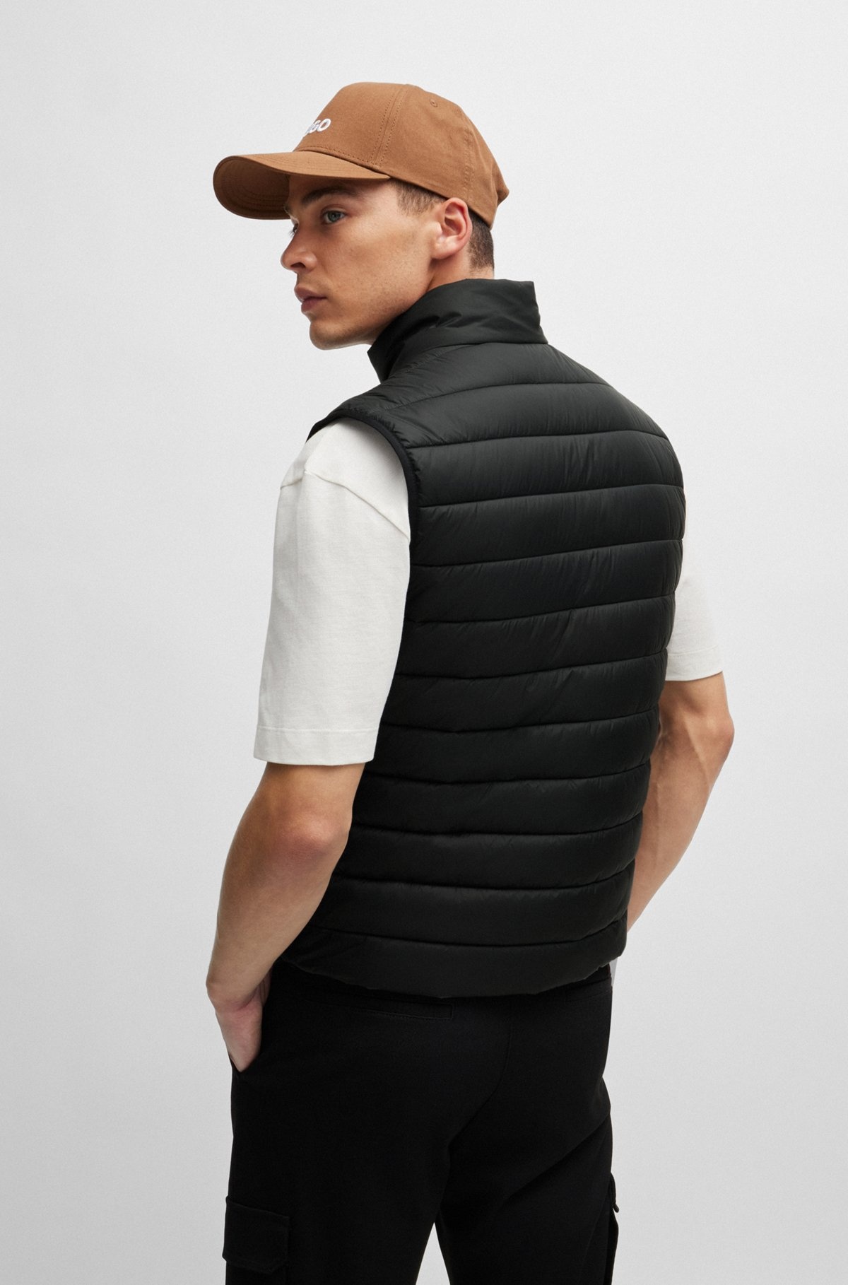 WATER-REPELLENT SLIM-FIT GILET WITH LOGO DETAIL - 4