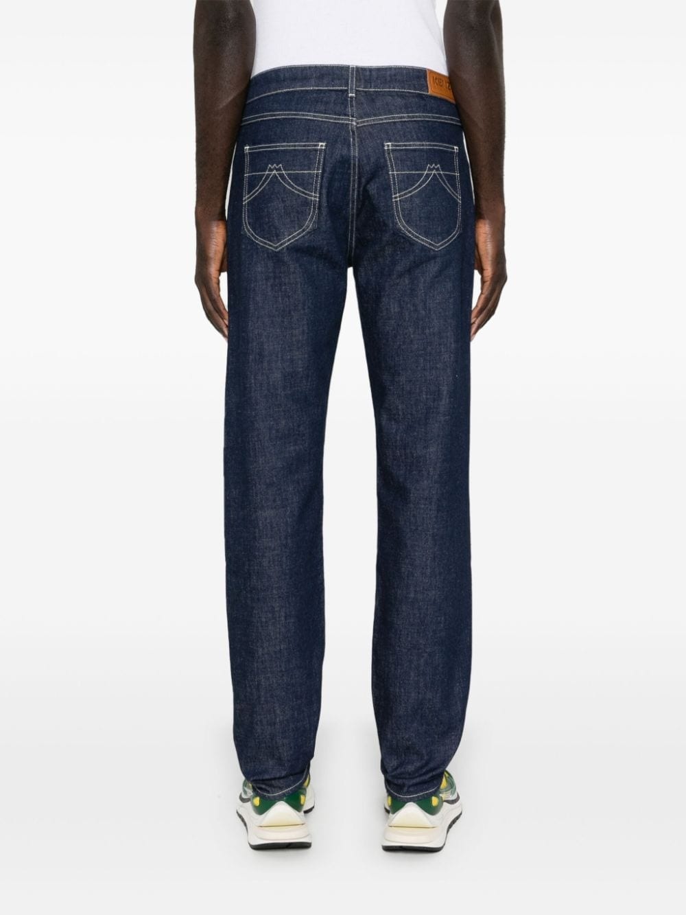 logo-patch tapered jeans - 4