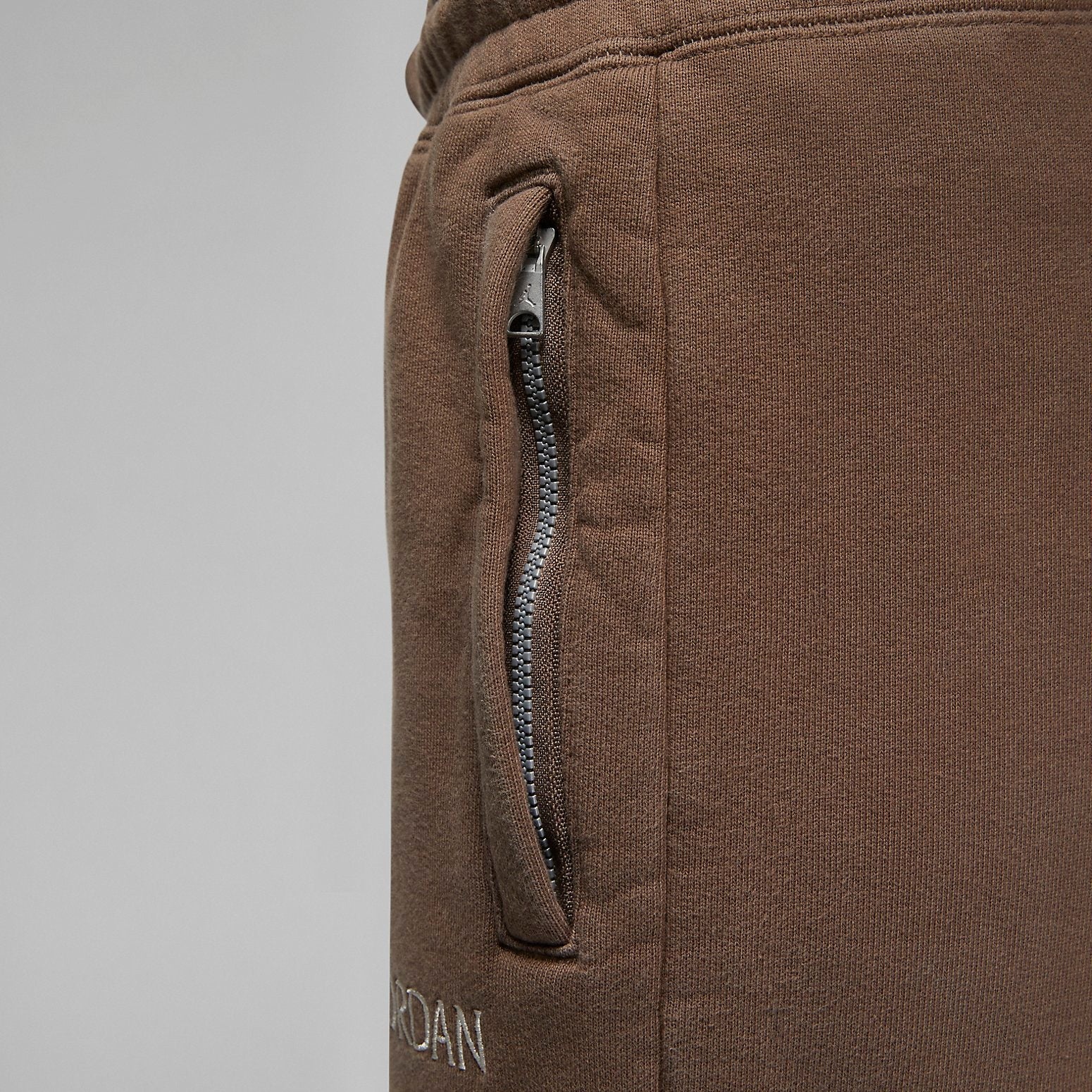(WMNS) Air Jordan Wordmark Sweatpants 'Brown' DV6472-270 - 3