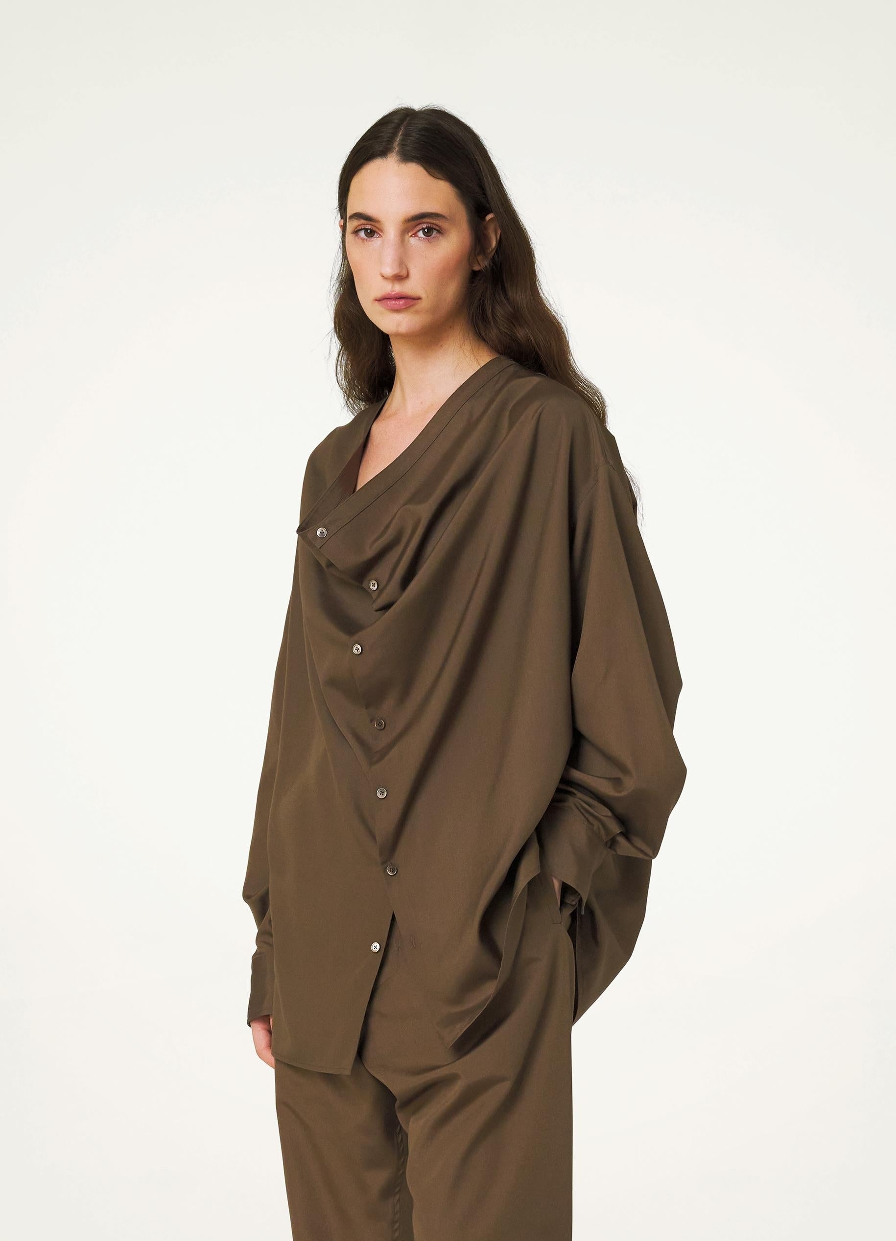 SOFT COLLAR BLOUSE
SOFT SILK - 5