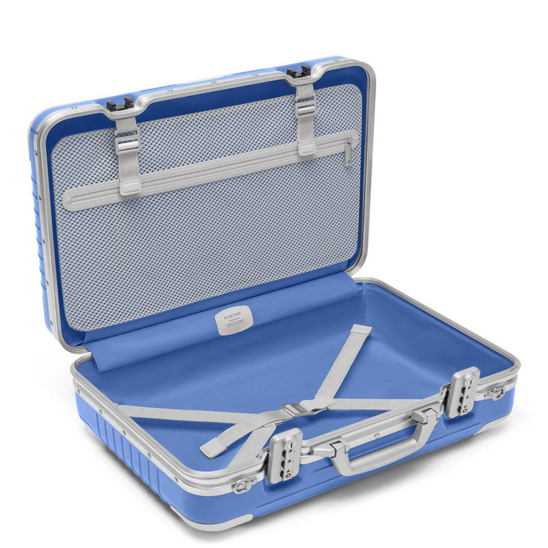 Holiday Hand-Carry Case 6