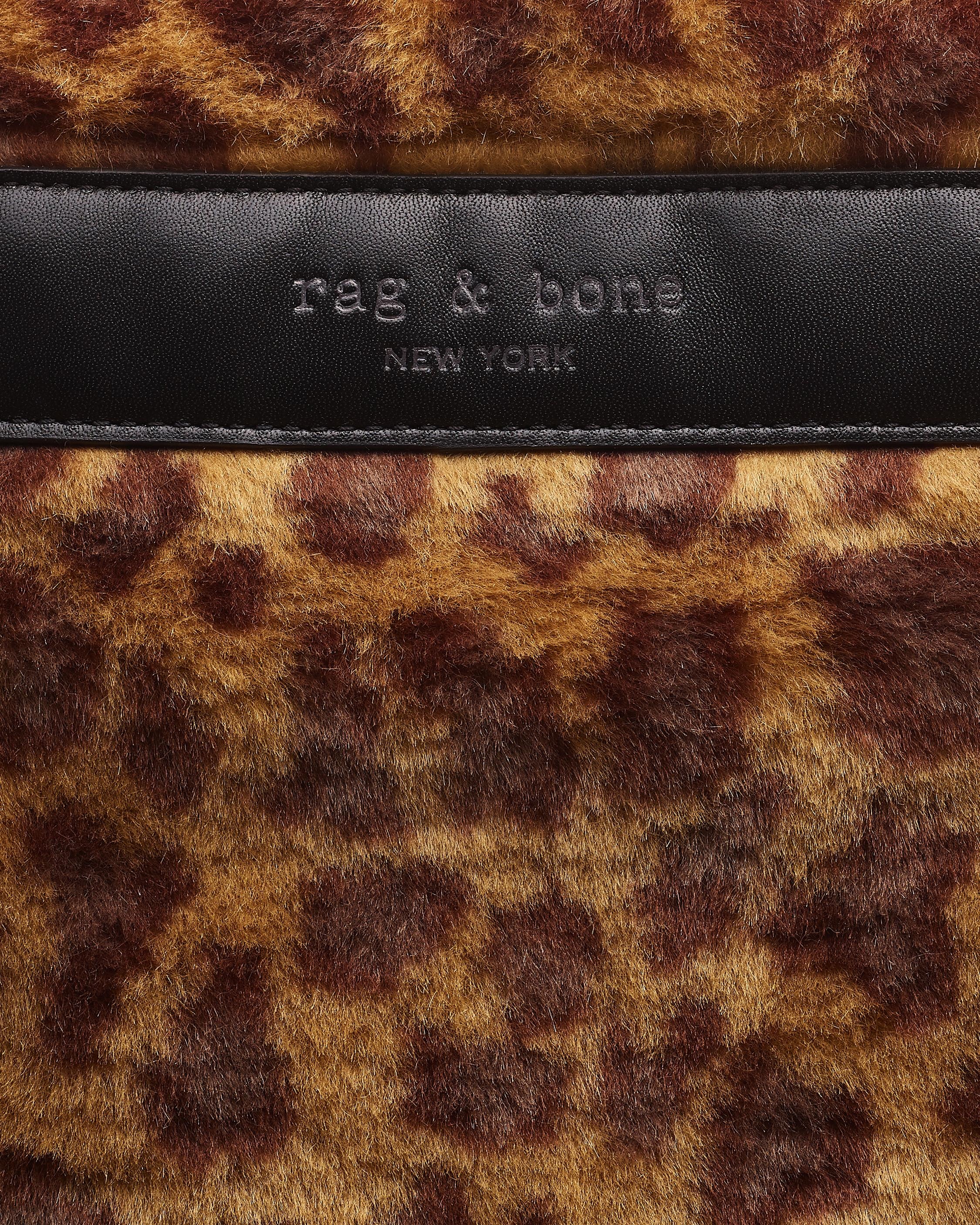 Small Cloud Tote - Leopard Faux Fur
Small Tote Bag - 5