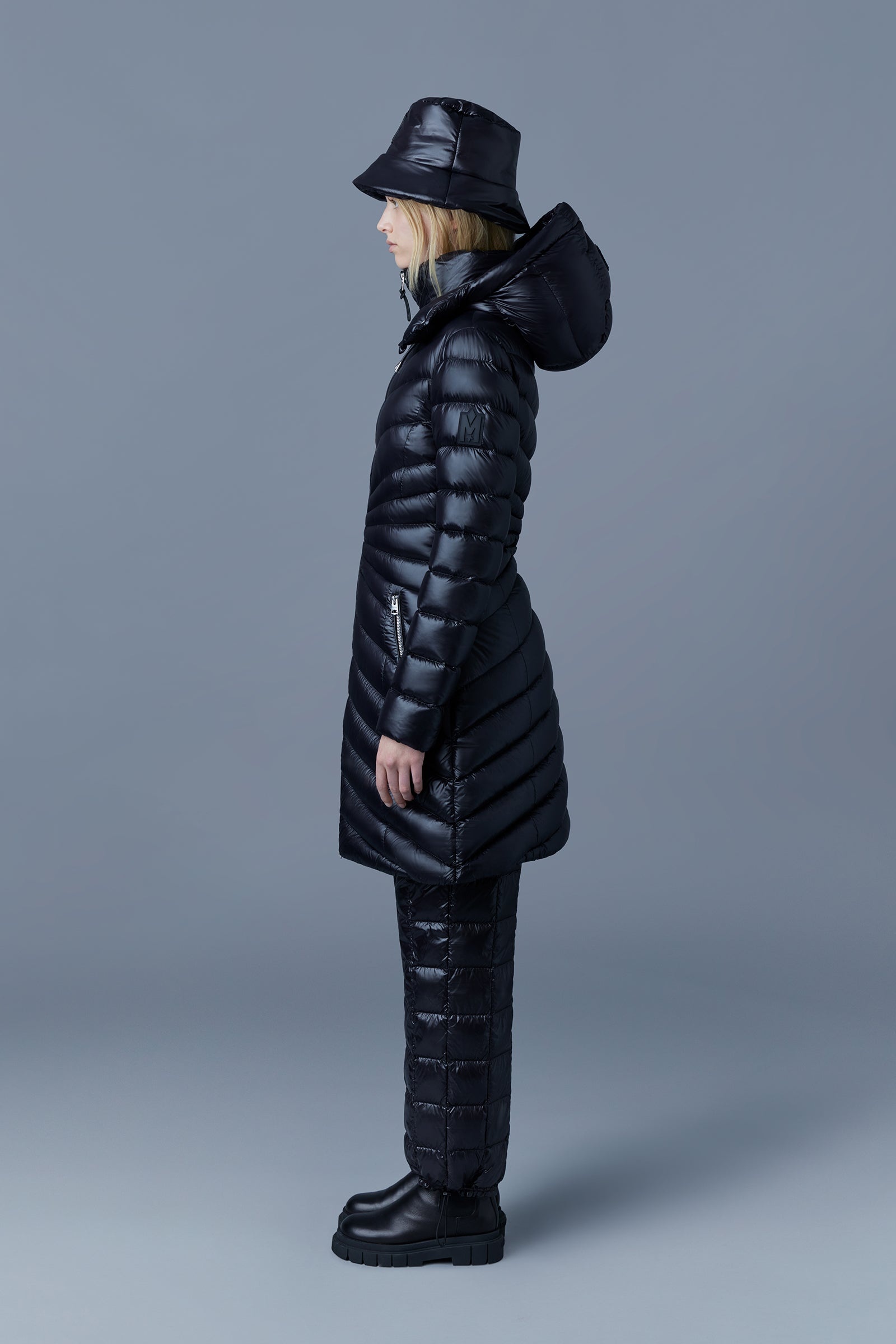 CAMEA Light down jacket with removable hood - 3