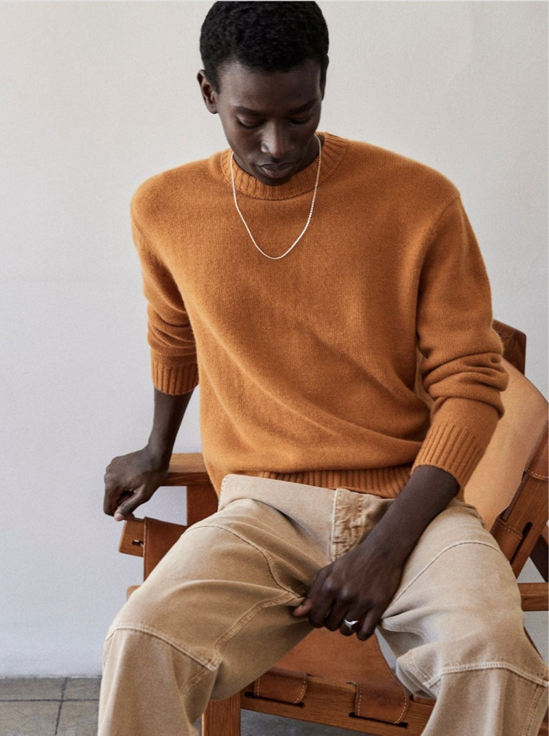 FRAME Cashmere Crewneck Sweater in Rust outlook