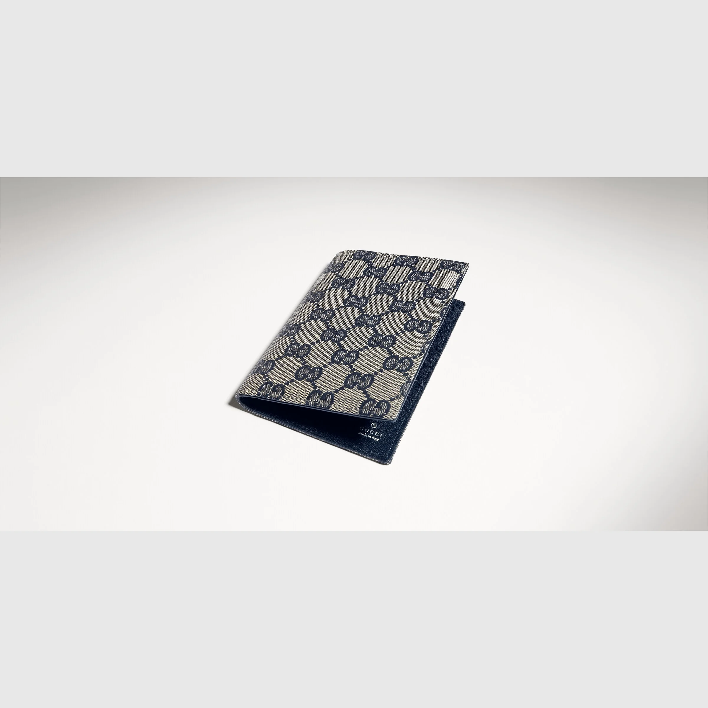 Gucci Essence Classic passport case - 1
