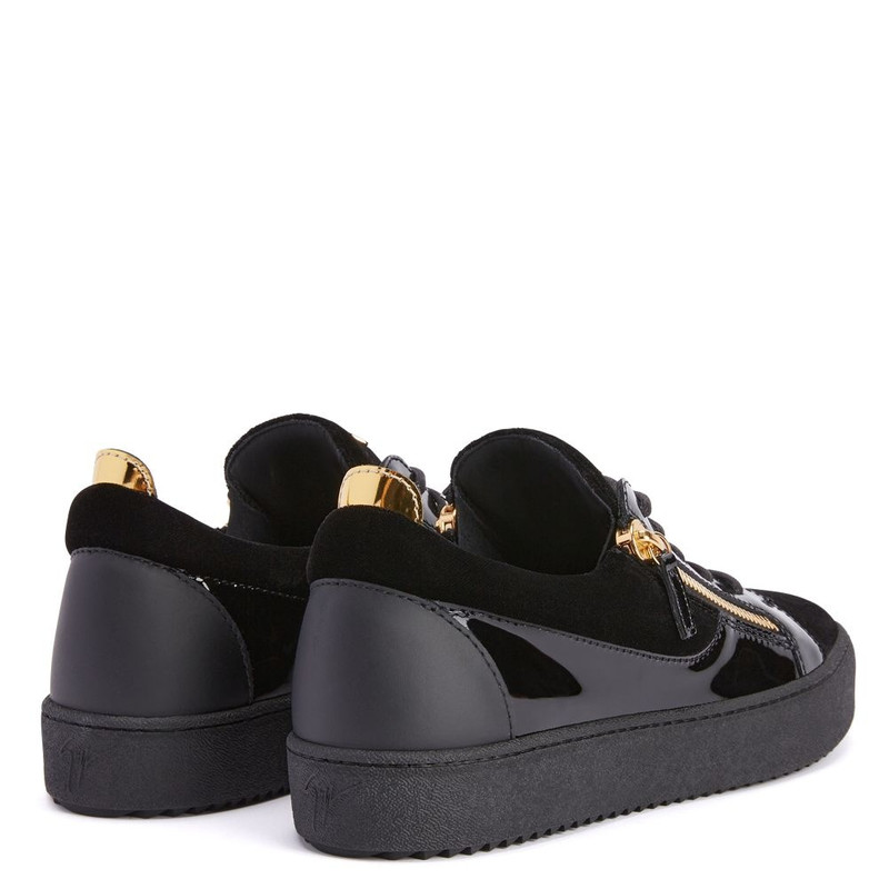 Giuseppe Zanotti Frankie outlook