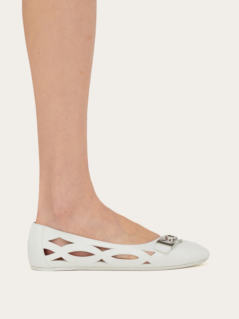 FERRAGAMO Back to Earth - Hug buckle ballet flat outlook