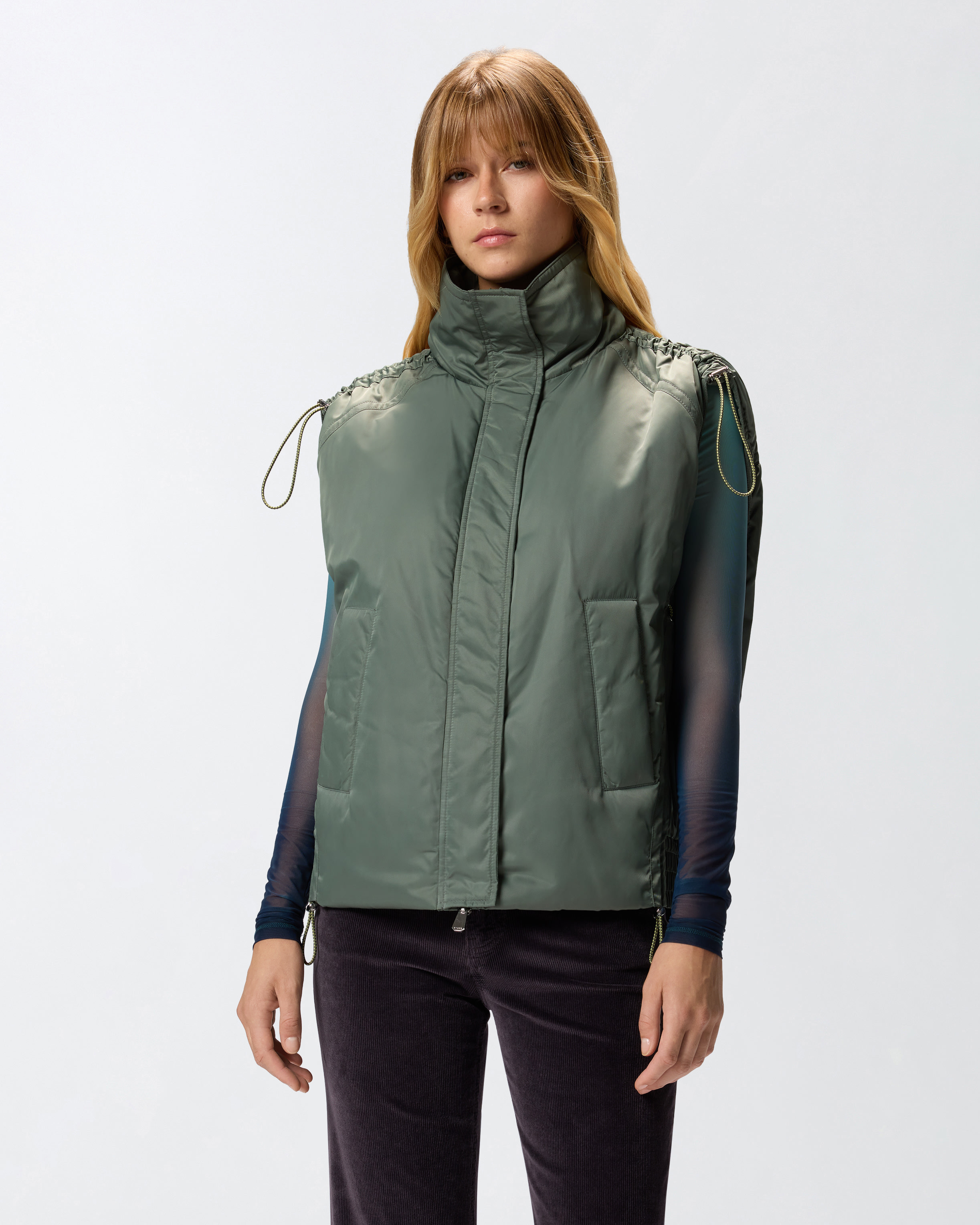 TECHNICAL FABRIC DOWN VEST - 2