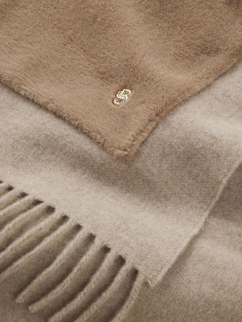 BOSS pocket-detail fringed scarf outlook