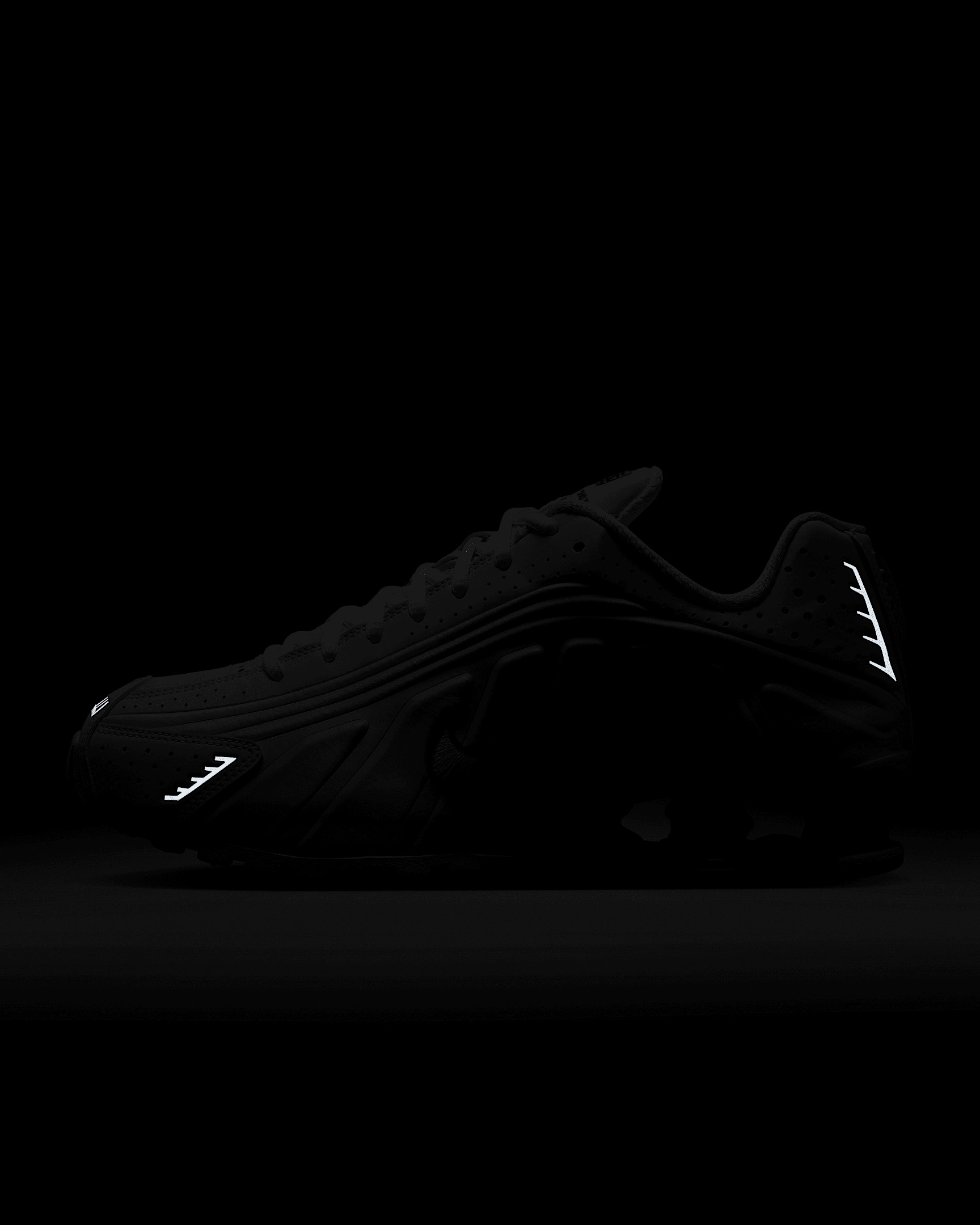 Nike Shox R4 Women's Shoes - 11