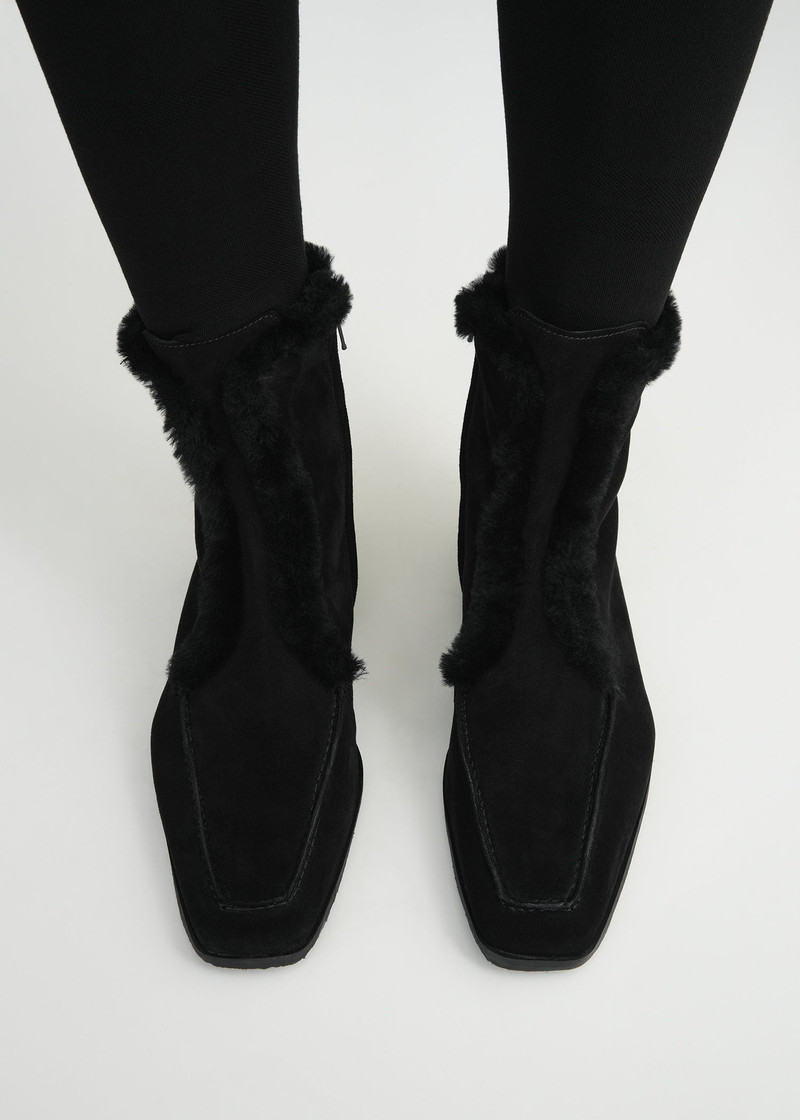 Totême Zipped winter boots black outlook