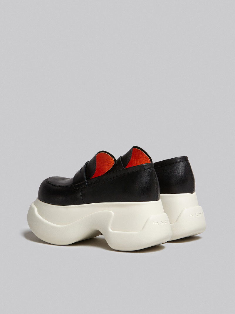 BLACK LEATHER ARAS 23 CHUNKY MOCASSIN 3