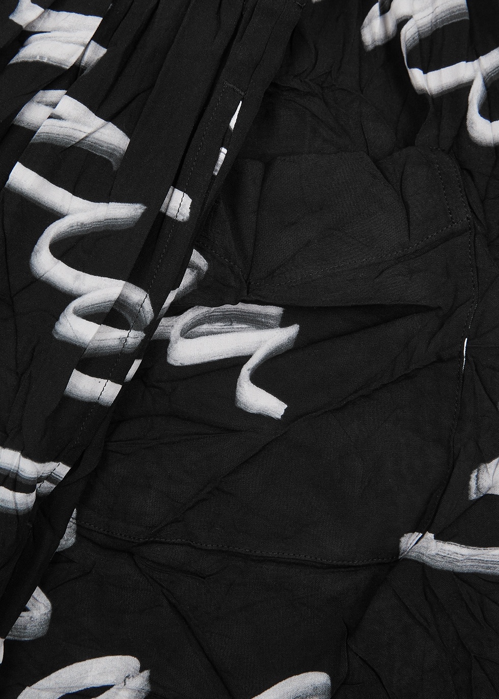 Scribble black logo-print crinkled shorts - 5