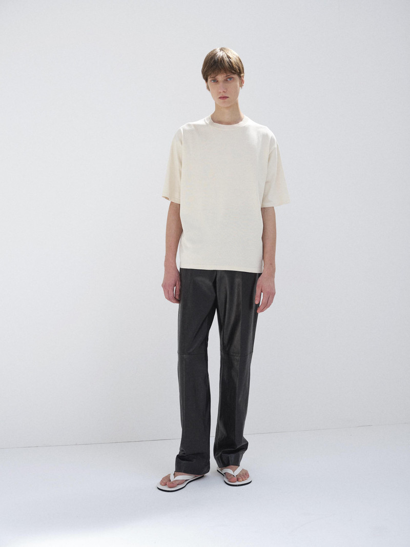 AURALEE TEXTURED LAMB LEATHER PANTS outlook